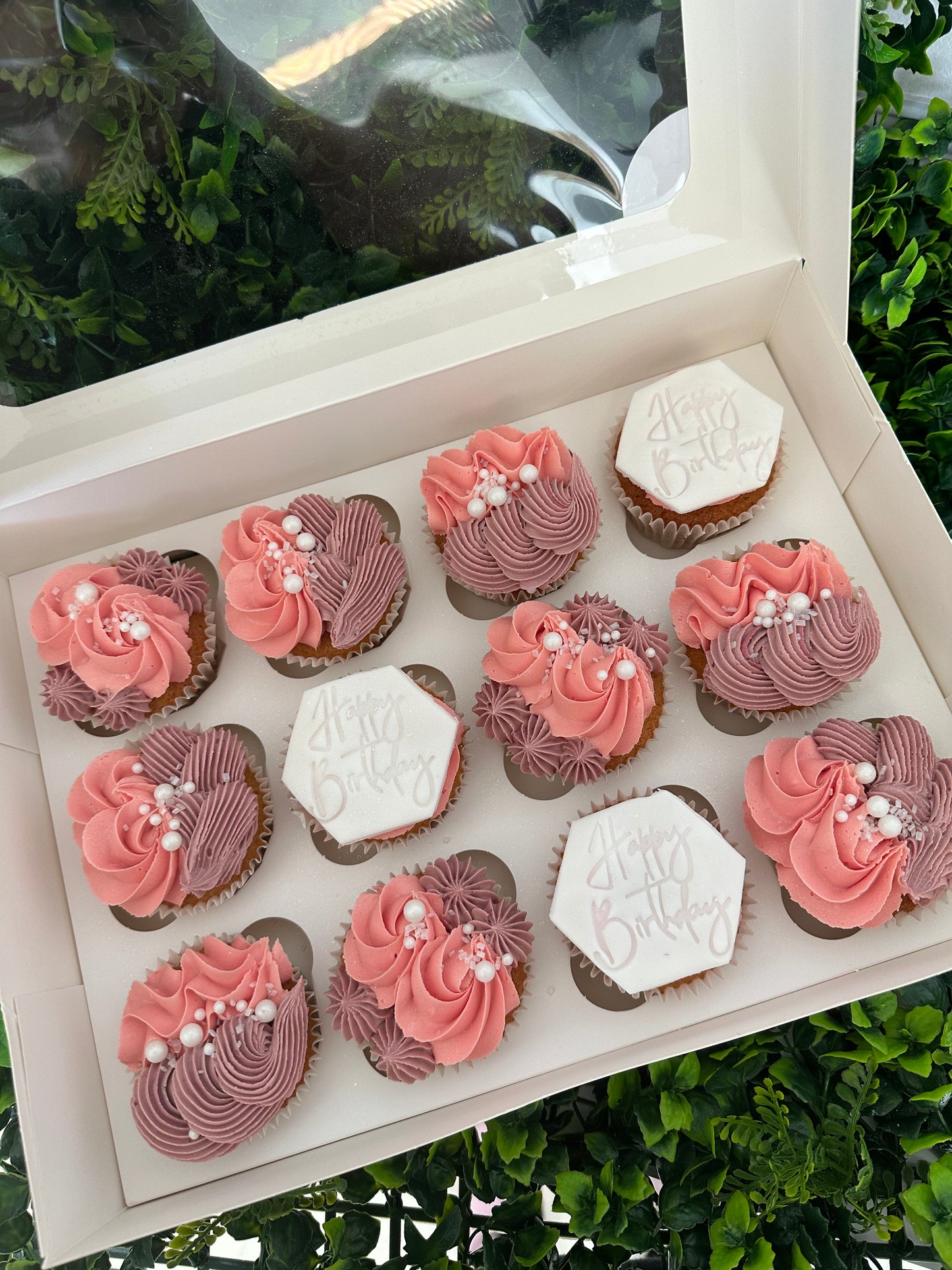 Box of 12 Cupcakes